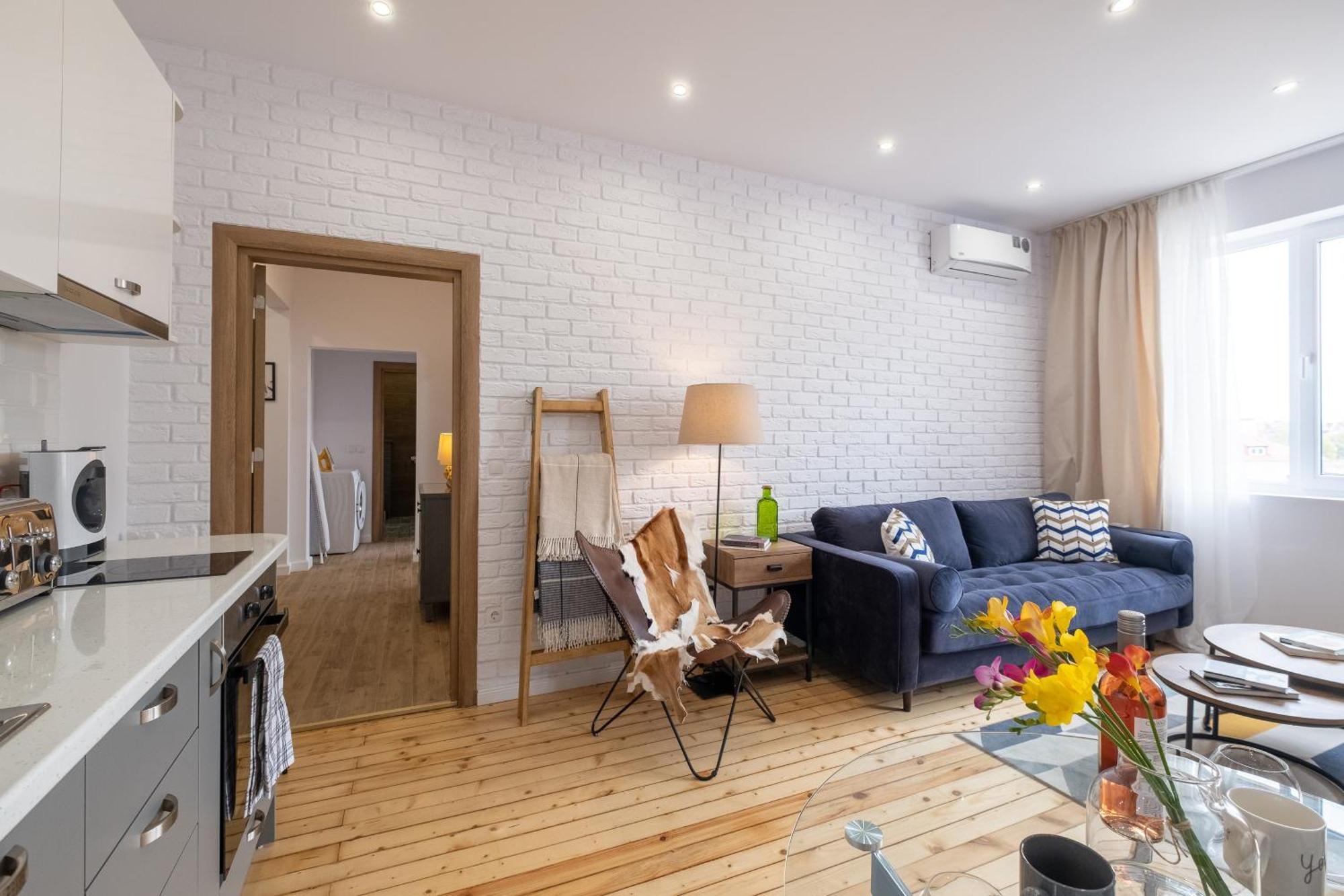 Stylish Gem 2br With Ac Apartament