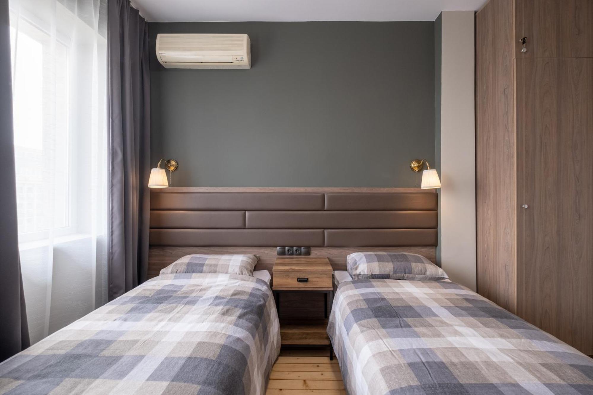Stylish Gem 2br With Ac Apartament